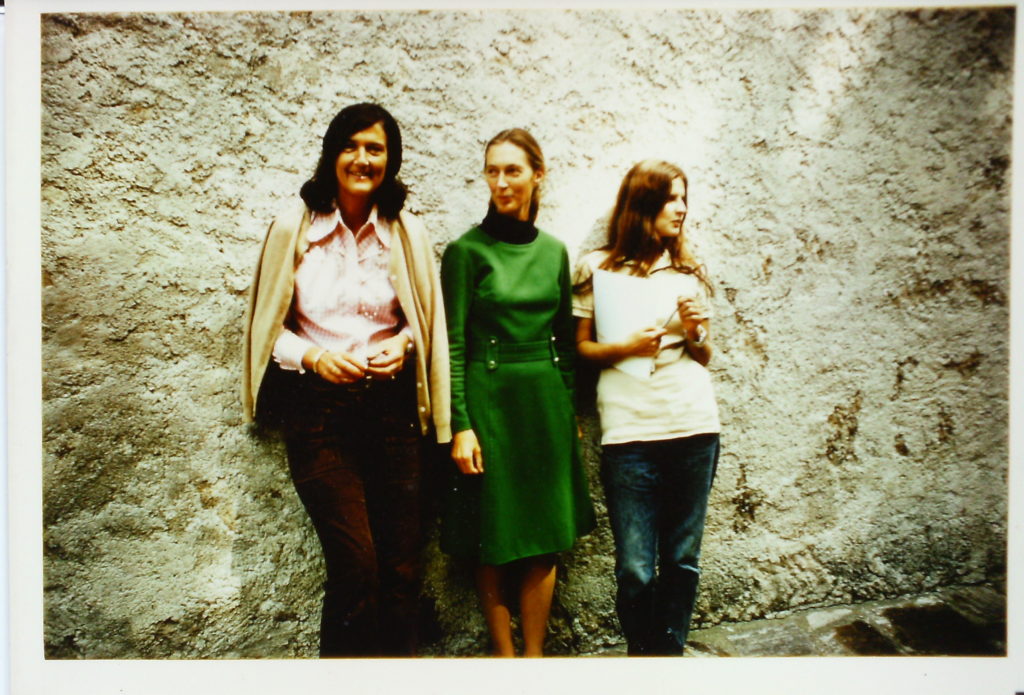 From left to right stands Dian Fossey, Jane Goodall, and Birute Galdikas